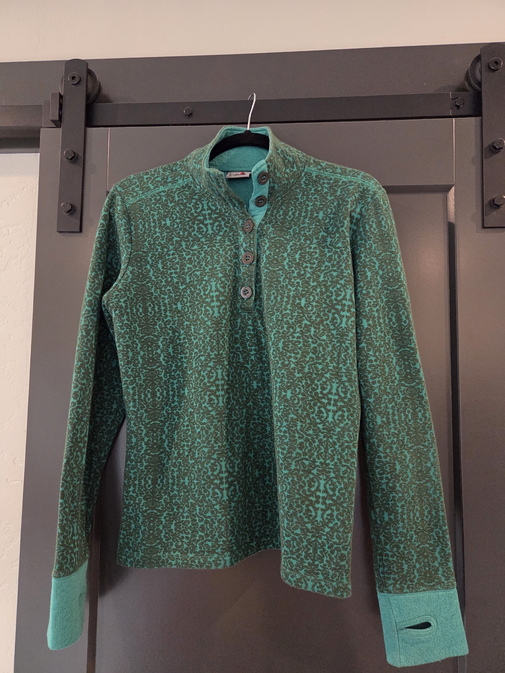 Kavu Green Patterned Button Henley Sweater